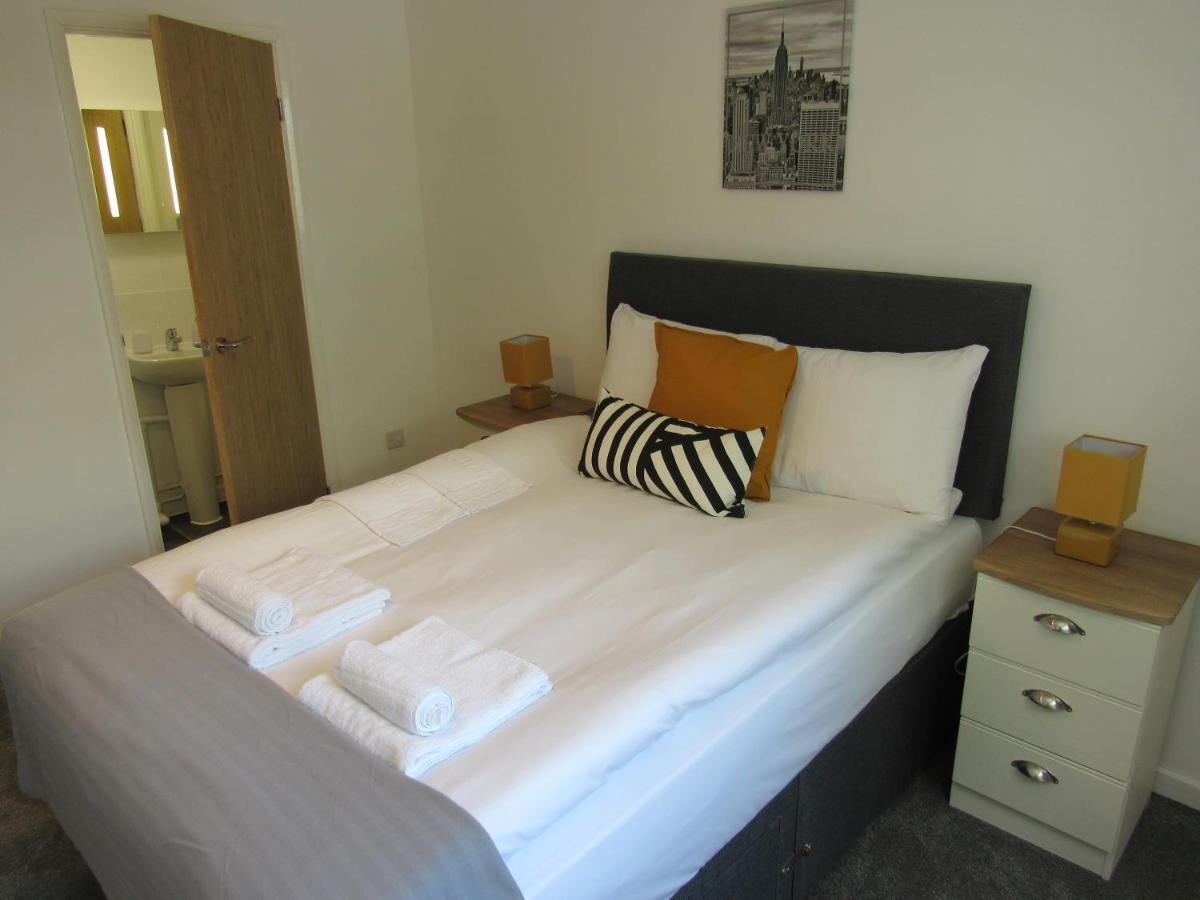The Cambridge Suites - Tas Accommodations Exteriör bild
