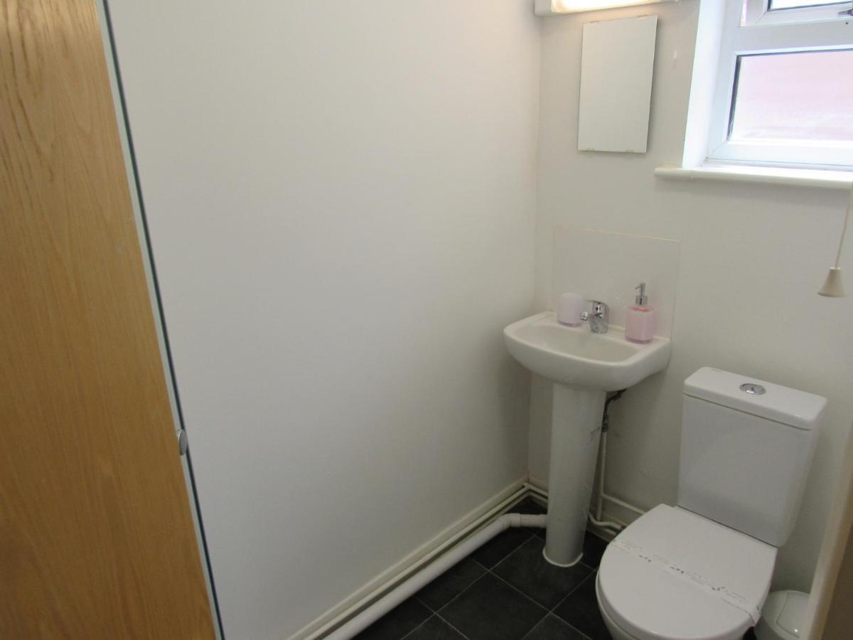 The Cambridge Suites - Tas Accommodations Exteriör bild